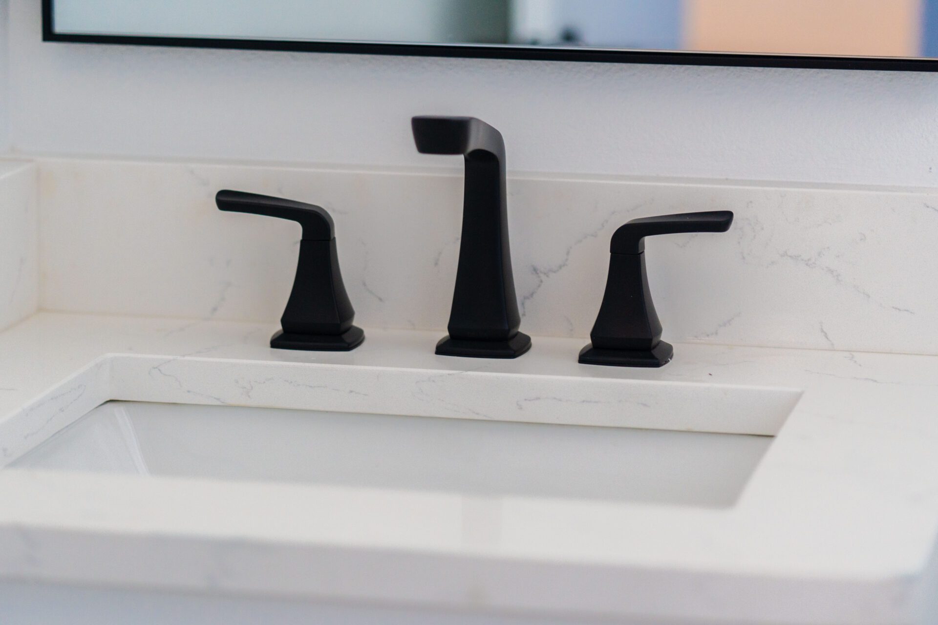 Copy of CGL-128 A mirror in a bathroom