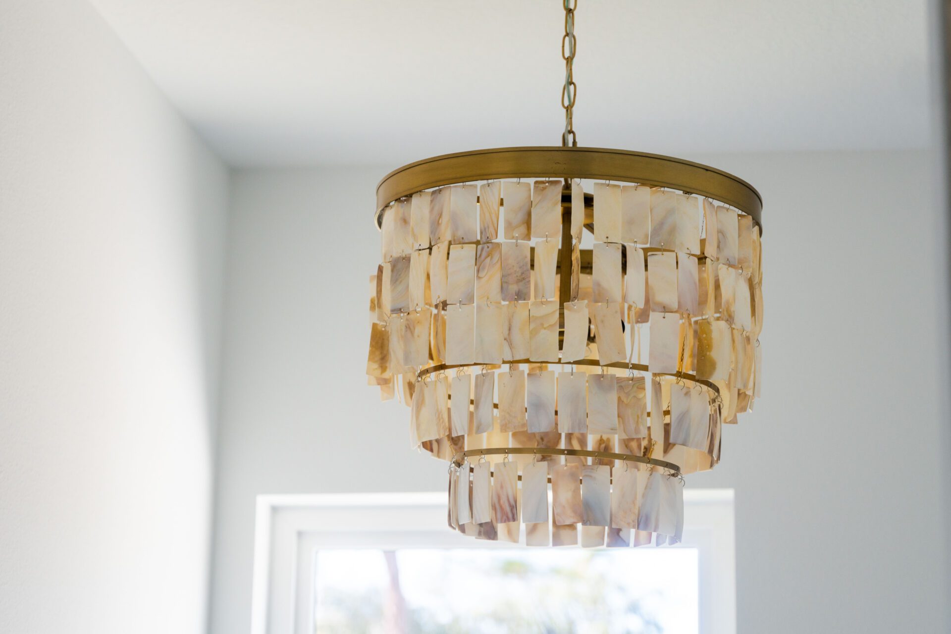 Copy of De_Valle_Rd-129 A beautiful ceiling lamp