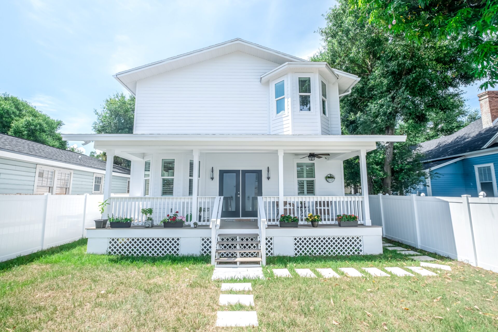 A beautiful white house